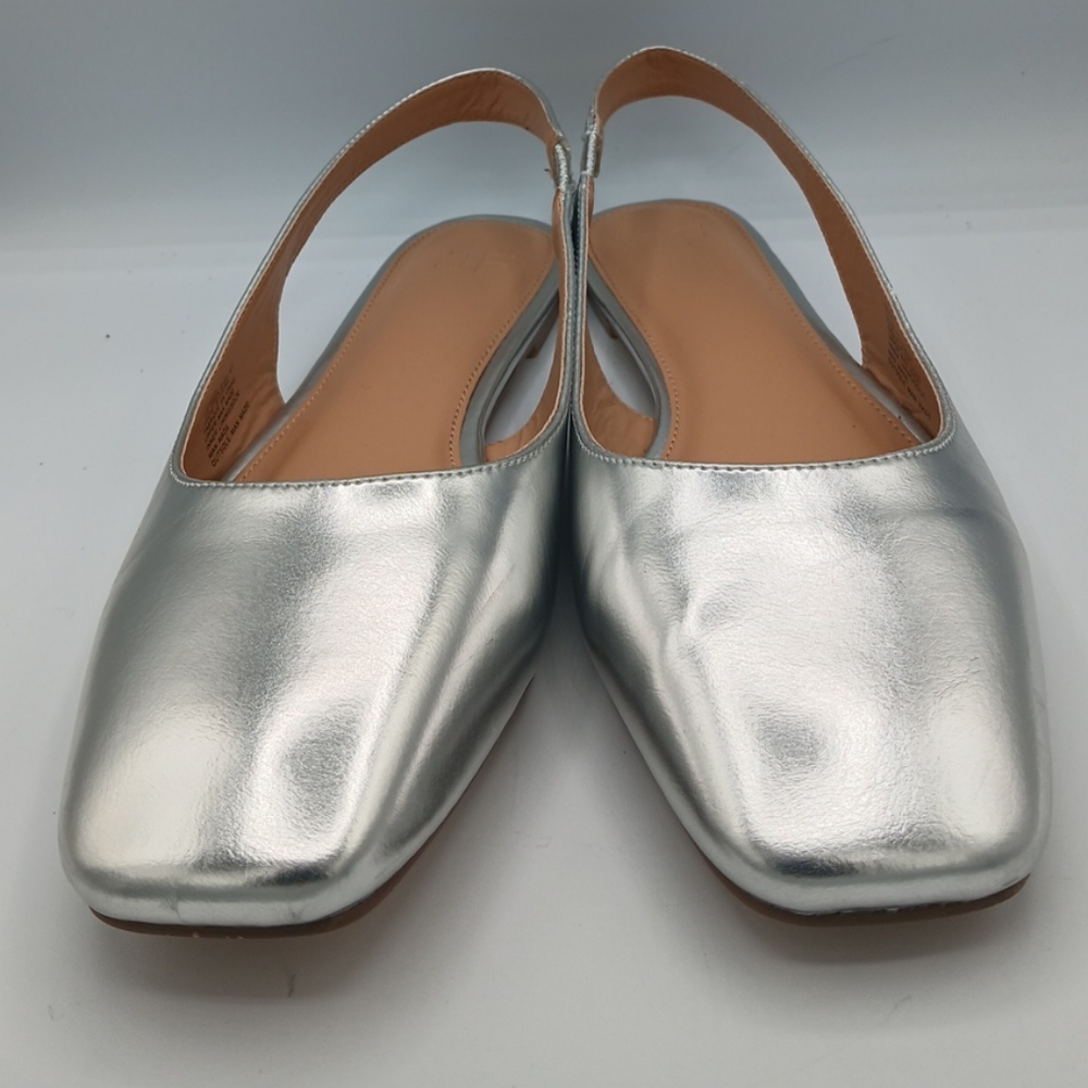 JF women's flat silver shoes, size 10M